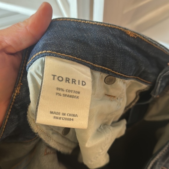 Torrid Girlfriend Skinny Jeans - Picture 7 of 8